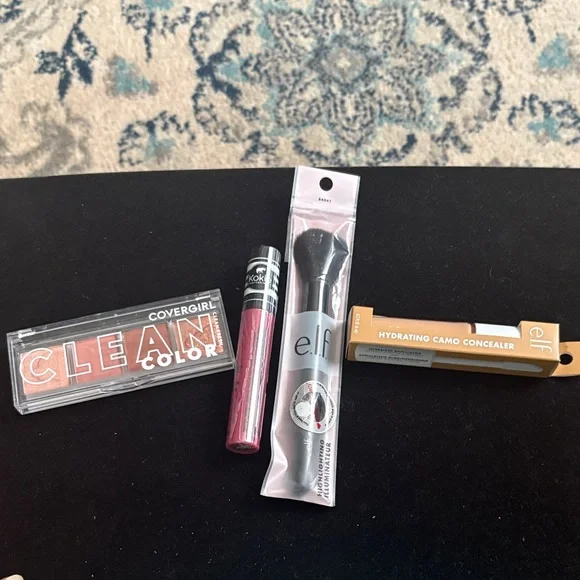 COVERGIRL Clean Color Eyeshadow Palette - Peach and Nude - Picture 1 of 9